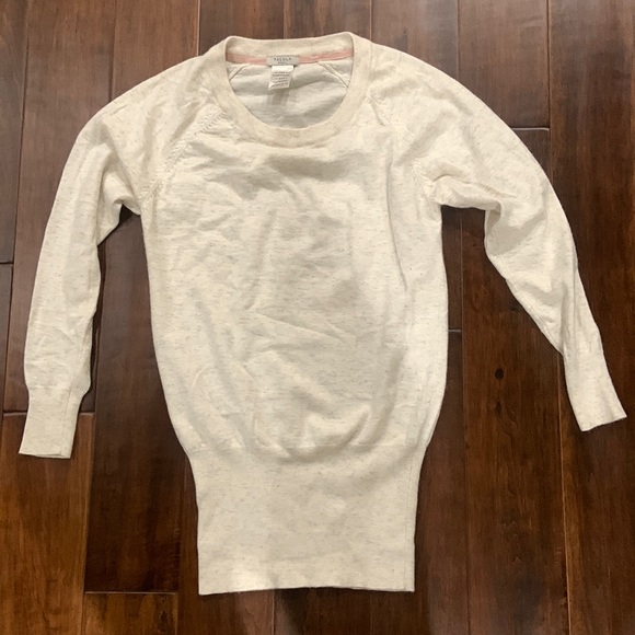 Aritzia sweater. Size xxs - Picture 2 of 3